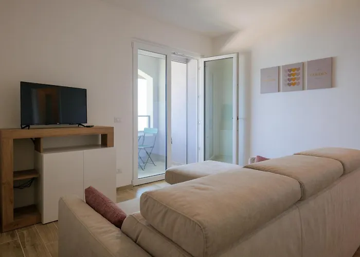 Luna - アパート *